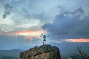 Scrivere un libro: revisione 1 joshua earle 9idqIGrLuTE unsplash